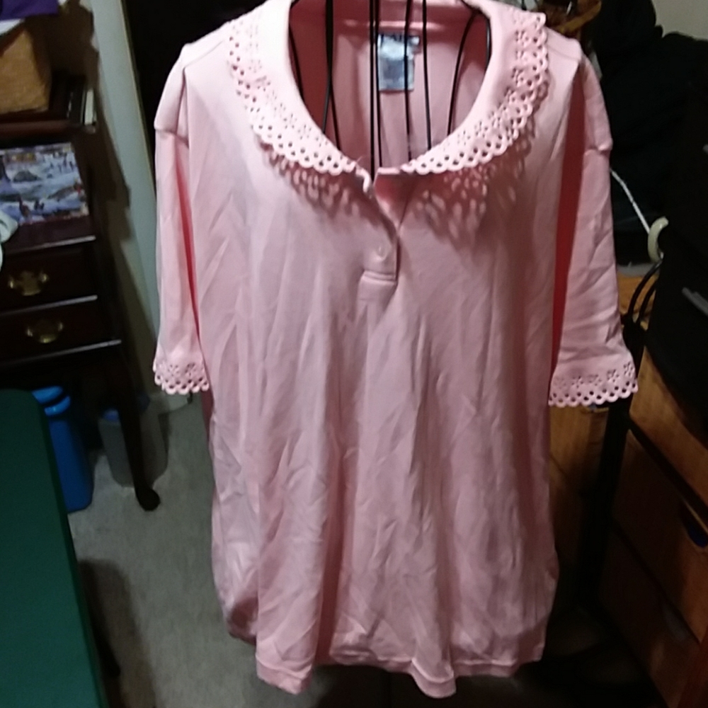 Women's pink pullover size 3x